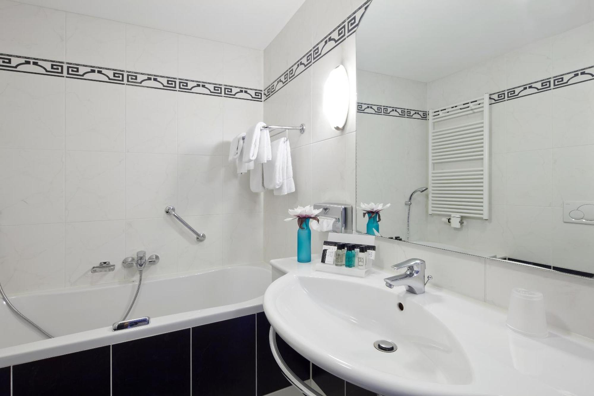 Van Der Valk Hotel Leiden Room photo